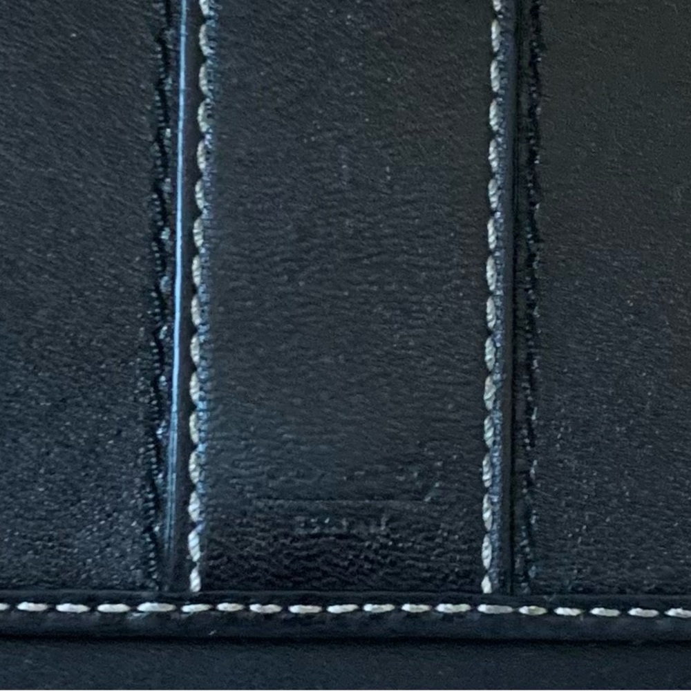Coach Hampton leather wallet. GUC. Black leather with purple leather interior. - Picture 5 of 10